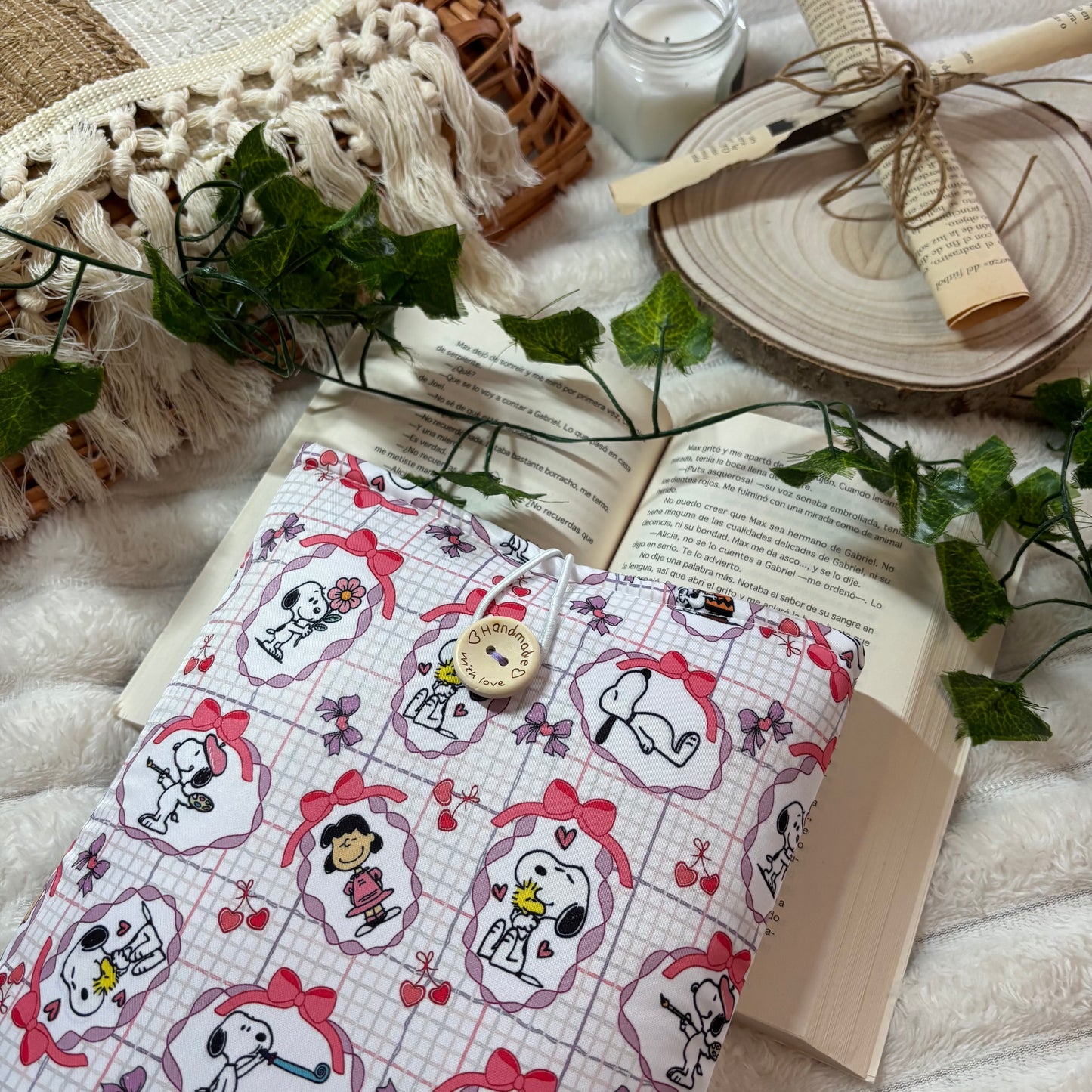 Funda literaria cute Snoopy