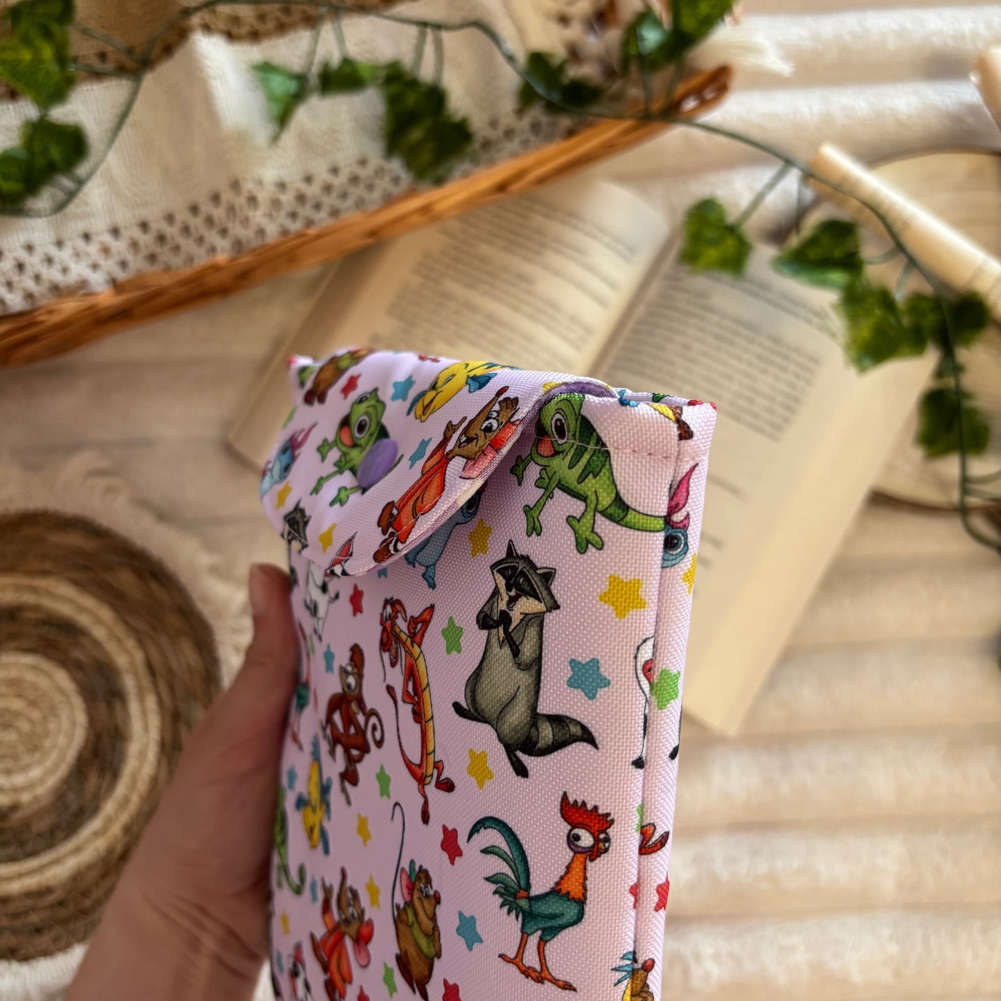 Funda kindle/kobo libra colour mascotas Disney impermeable