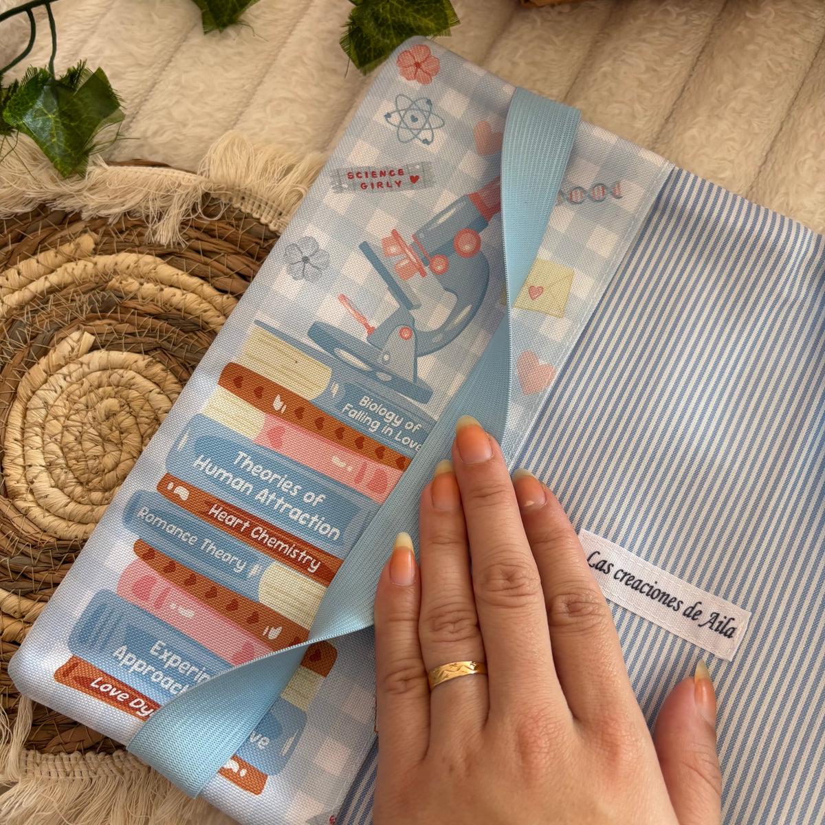 Funda ajustable impermeable inspirada en La hipótesis del amor impermeable