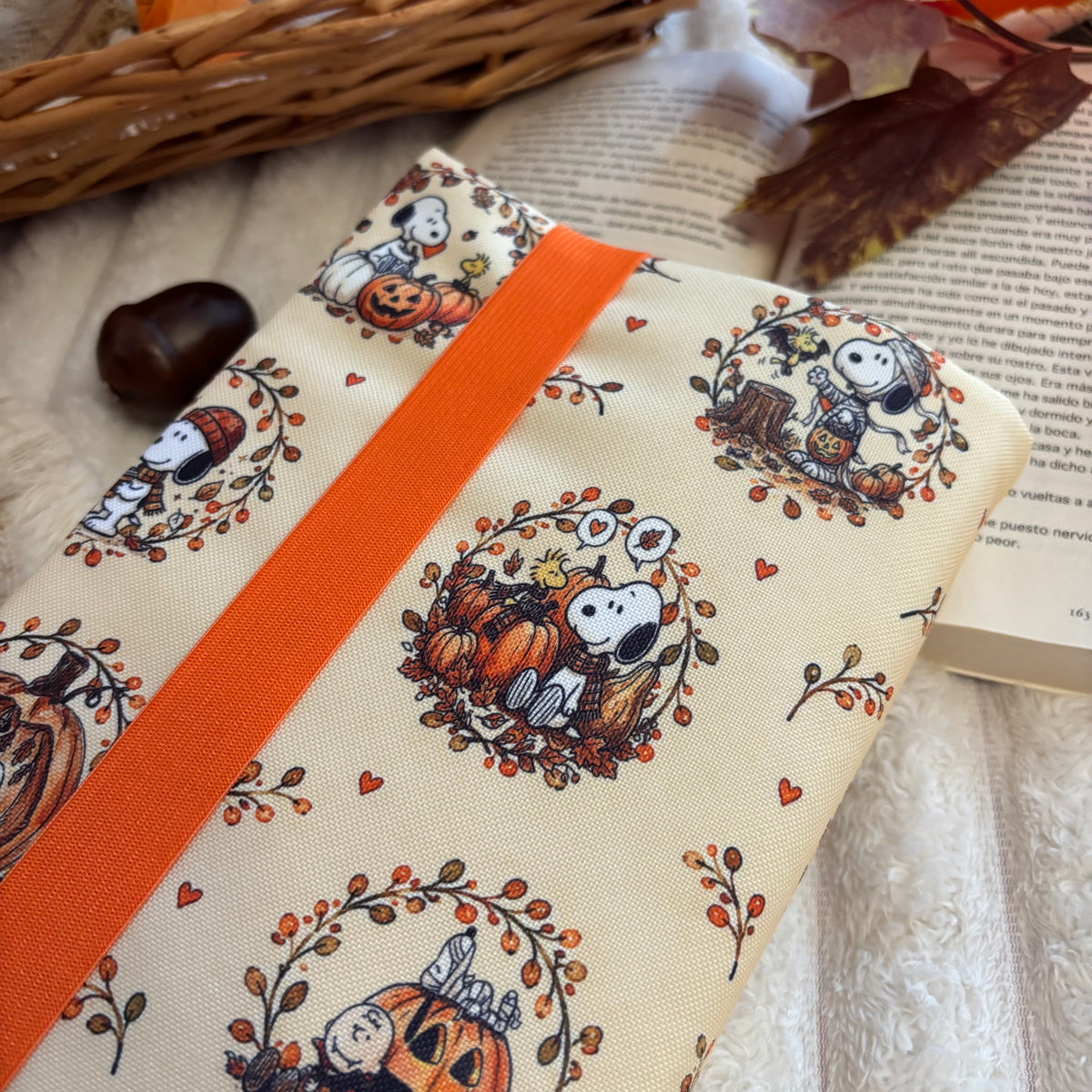 Funda ajustable Hello Autumn Snoopy impermeable