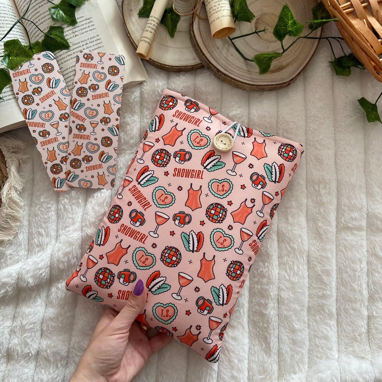 Funda literaria Taylor Swift The life of a showgirl