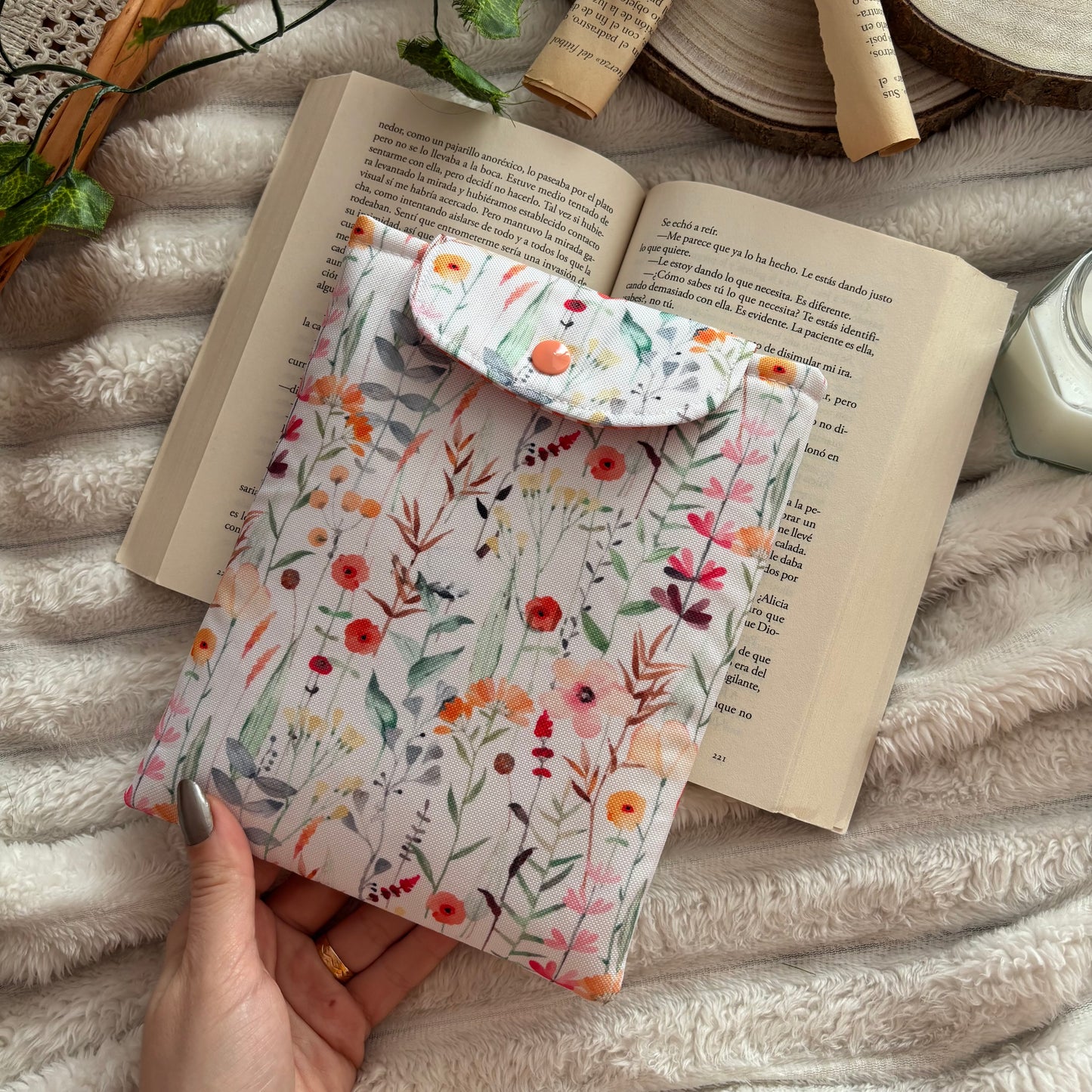 Funda para ebook Ramas de flores impermeable