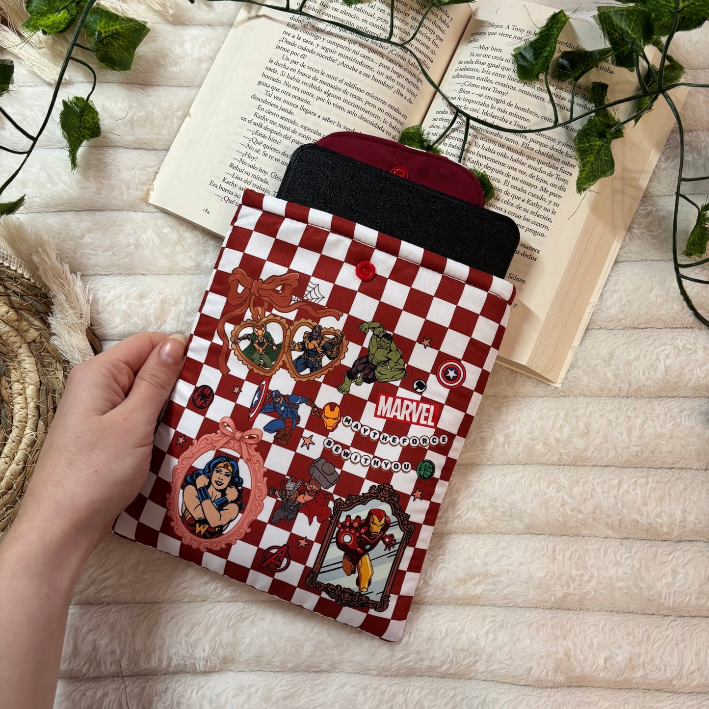 Funda kindle/kobo libra colour Marvel