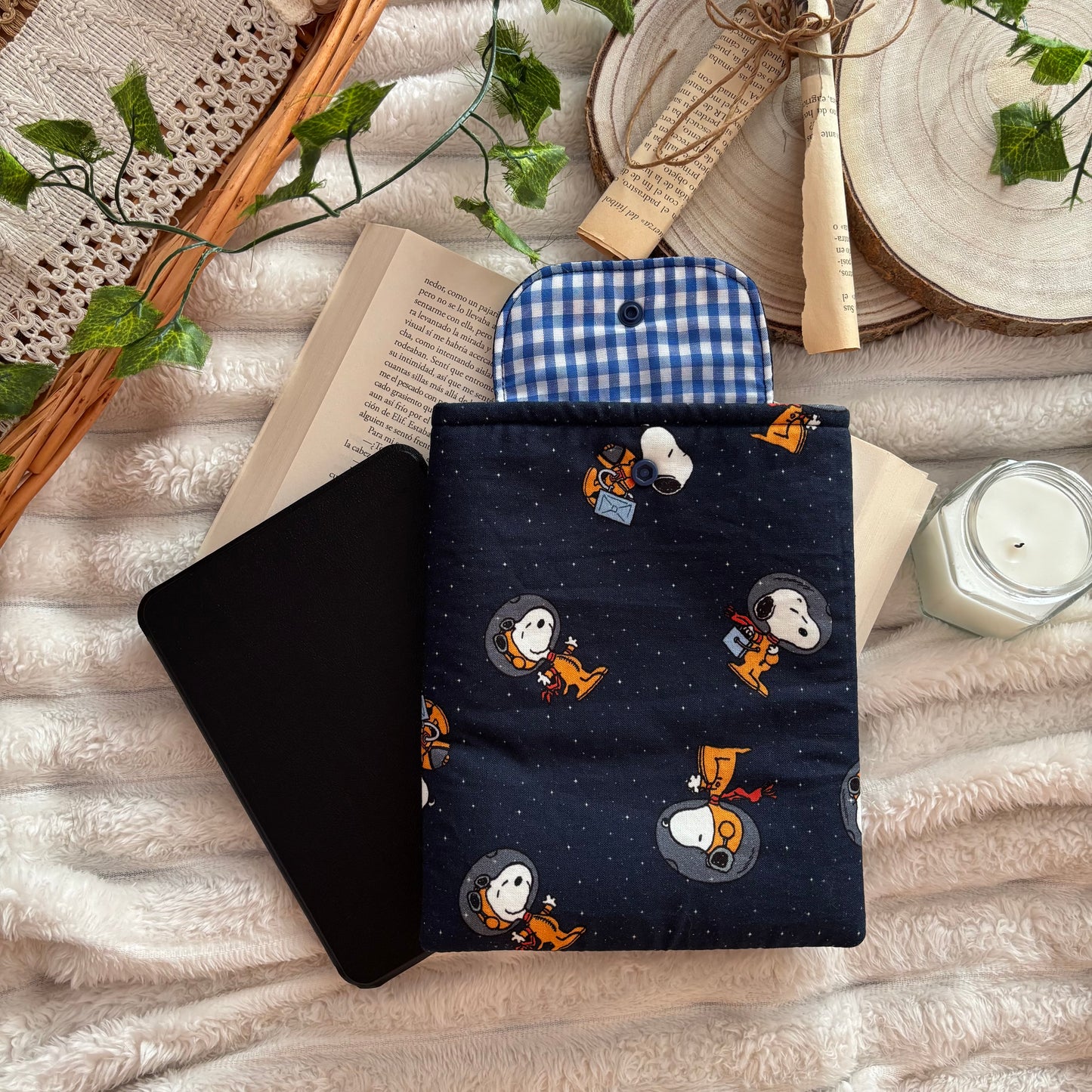 Funda para ebook Snoopy en el espacio