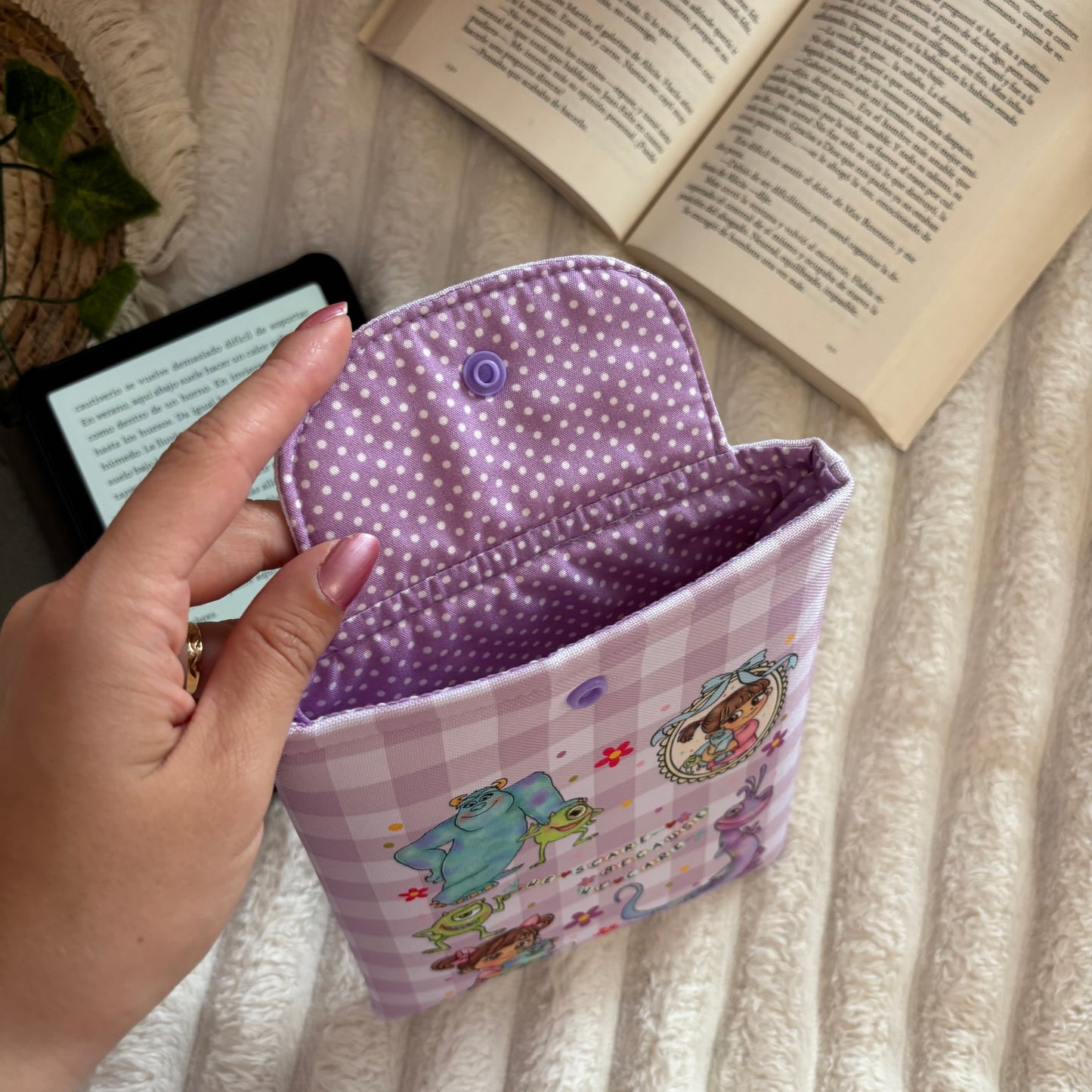 Funda kindle/kobo Monstruos S.A impermeable