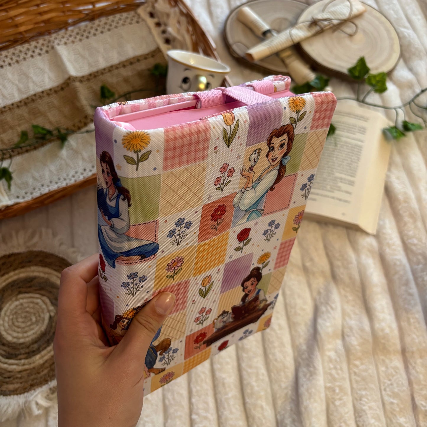 Funda ajustable Bella y Bestia Bloom impermeable