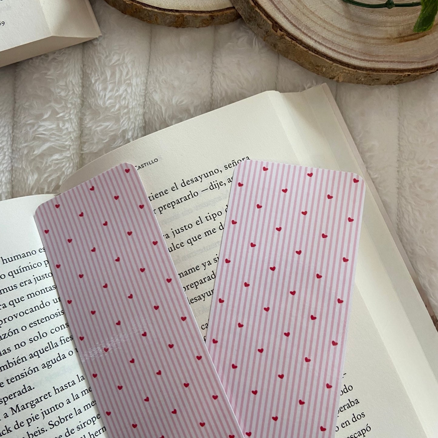 Marcapáginas corazoncitos