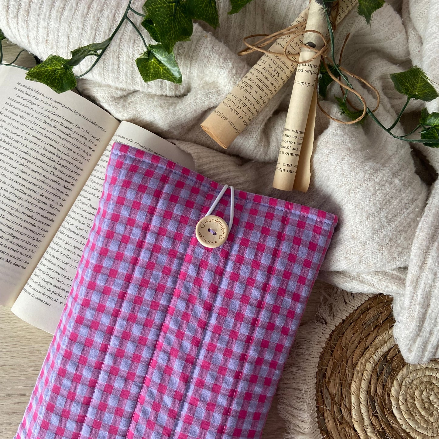 Funda literaria vichy morado y rosa