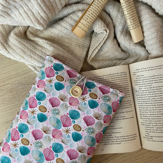 Funda literaria conchas marinas impermeable