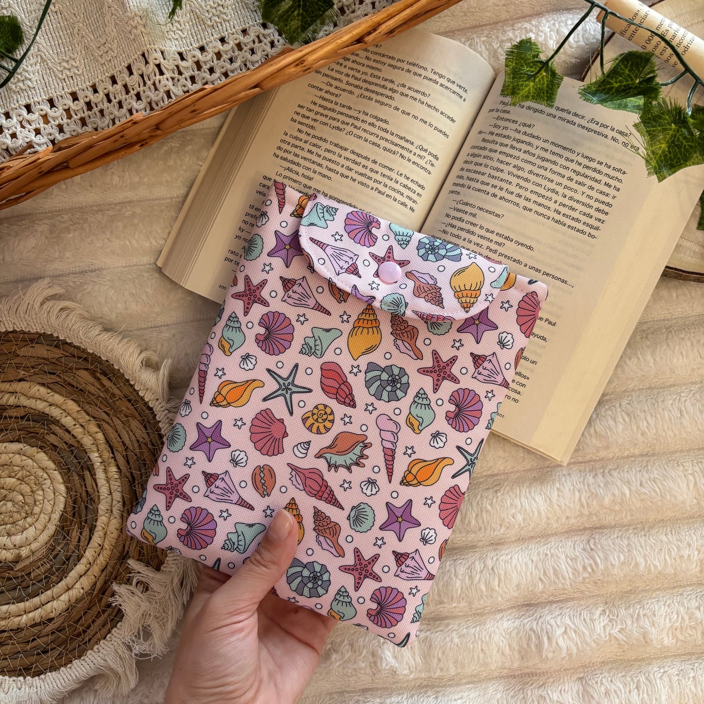 Funda kindle/kobo libra colour conchitas impermeable