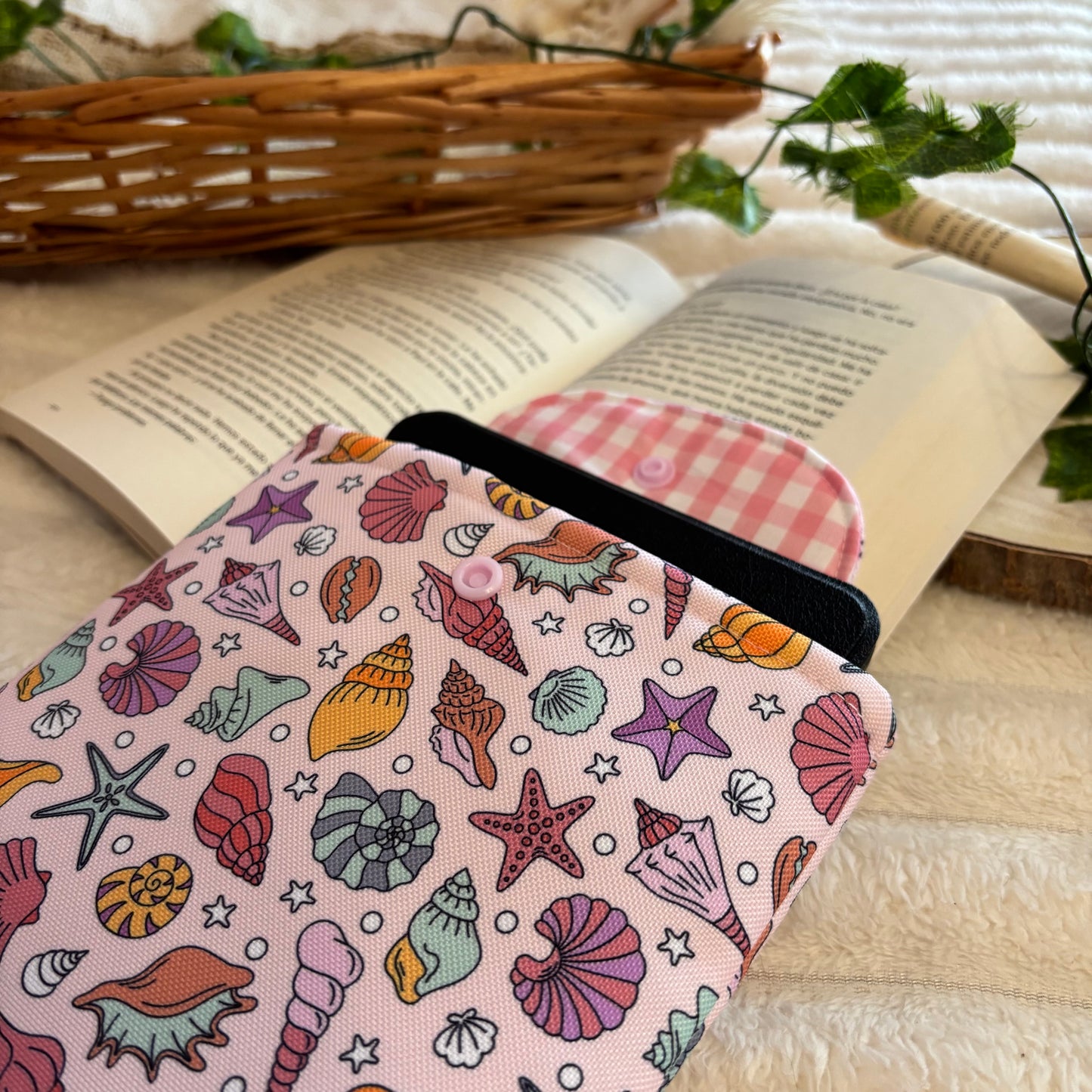 Funda kindle/kobo libra colour conchitas impermeable