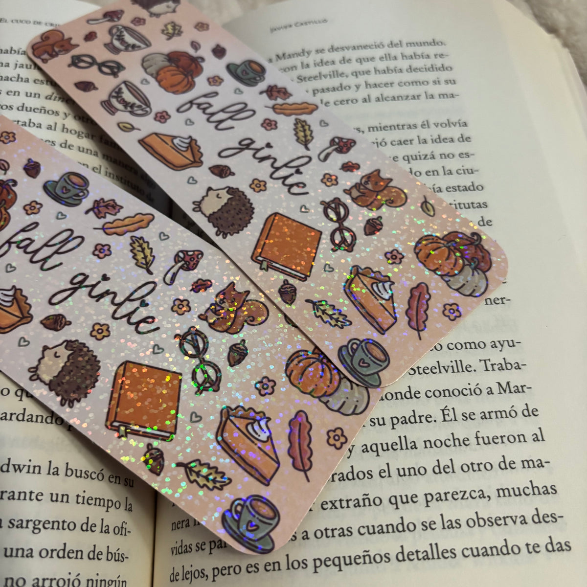 Marcapáginas fall girlie holográfico