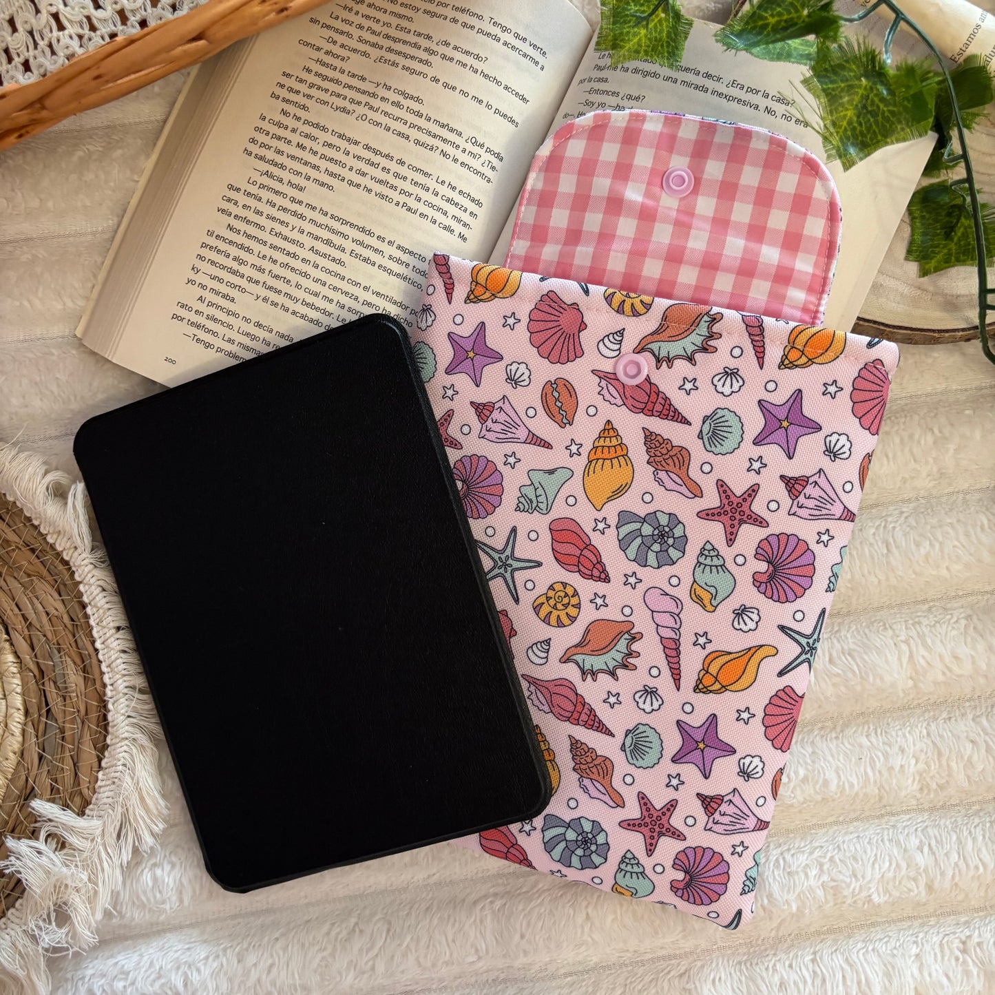 Funda kindle/kobo libra colour conchitas impermeable
