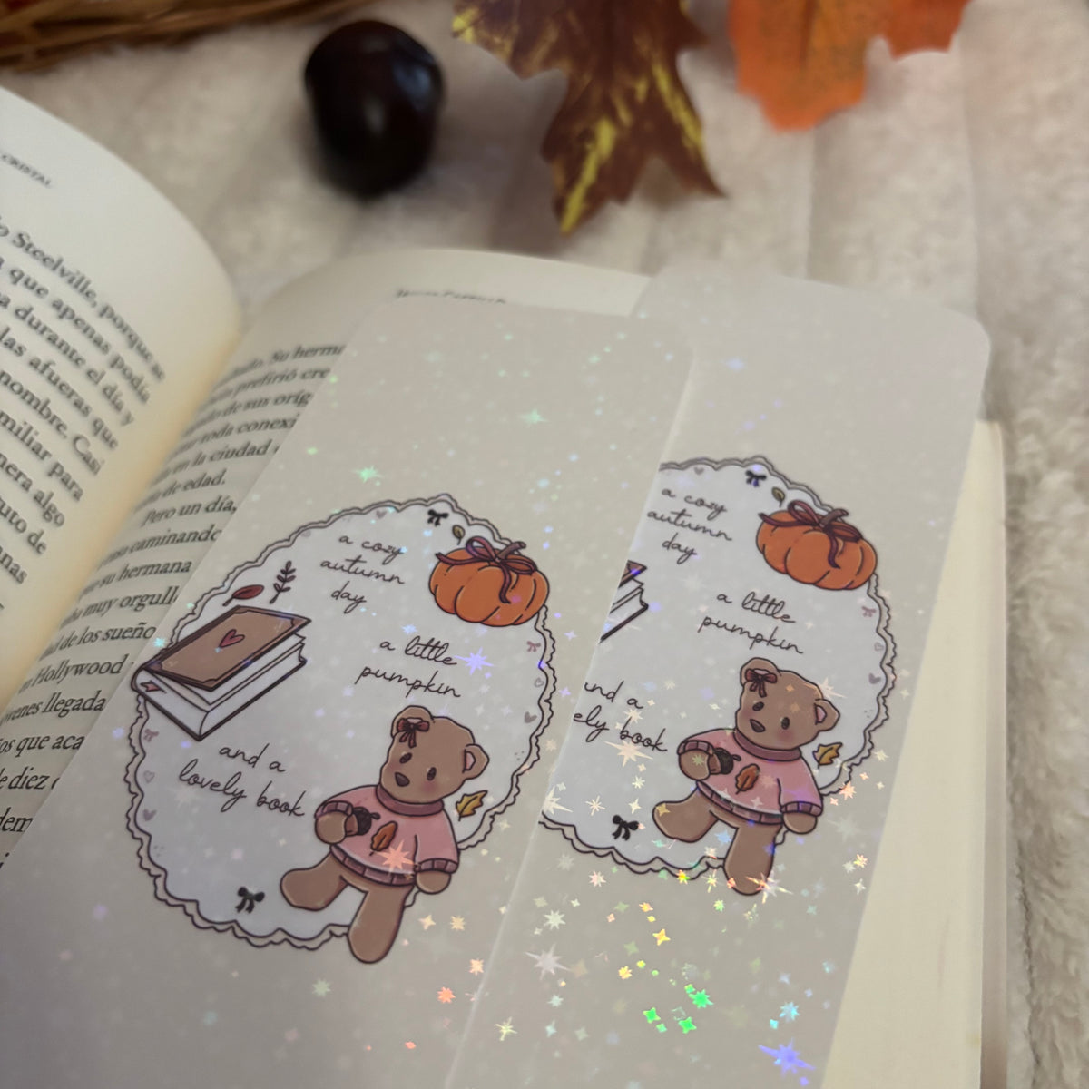 Marcapáginas Cozy autumn day holográfico