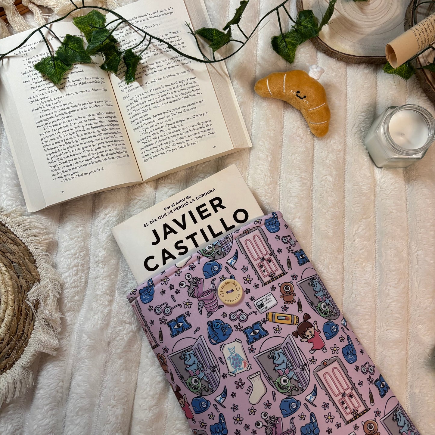 Funda literaria Monstruos S.A