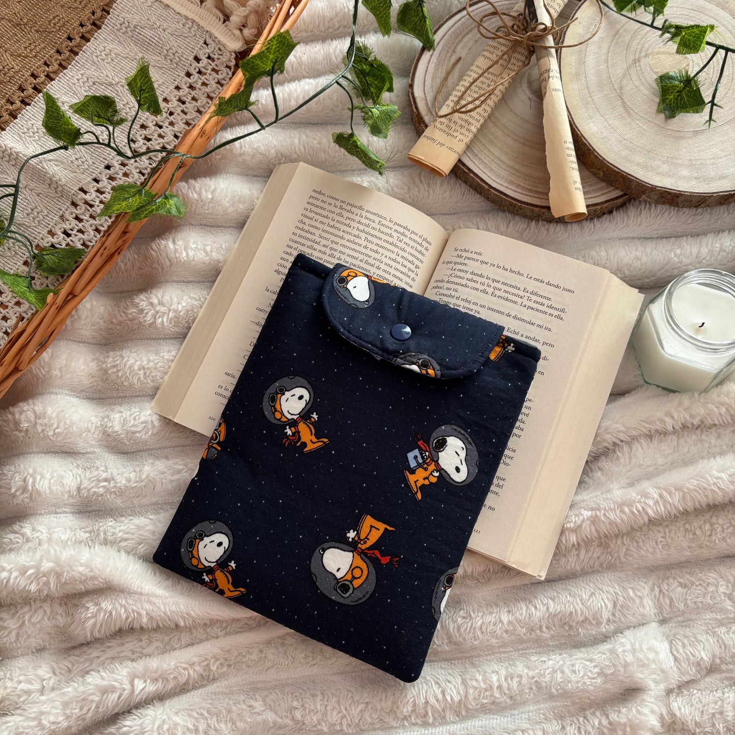 Funda para ebook Snoopy en el espacio