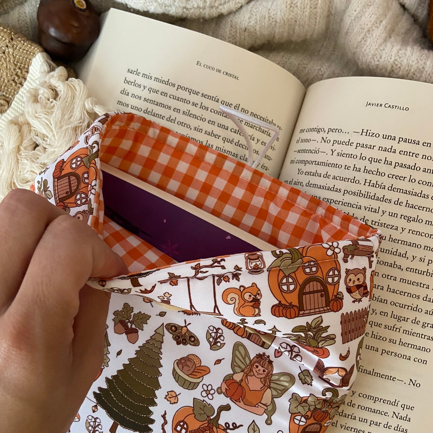 Funda literaria bosque otoñal