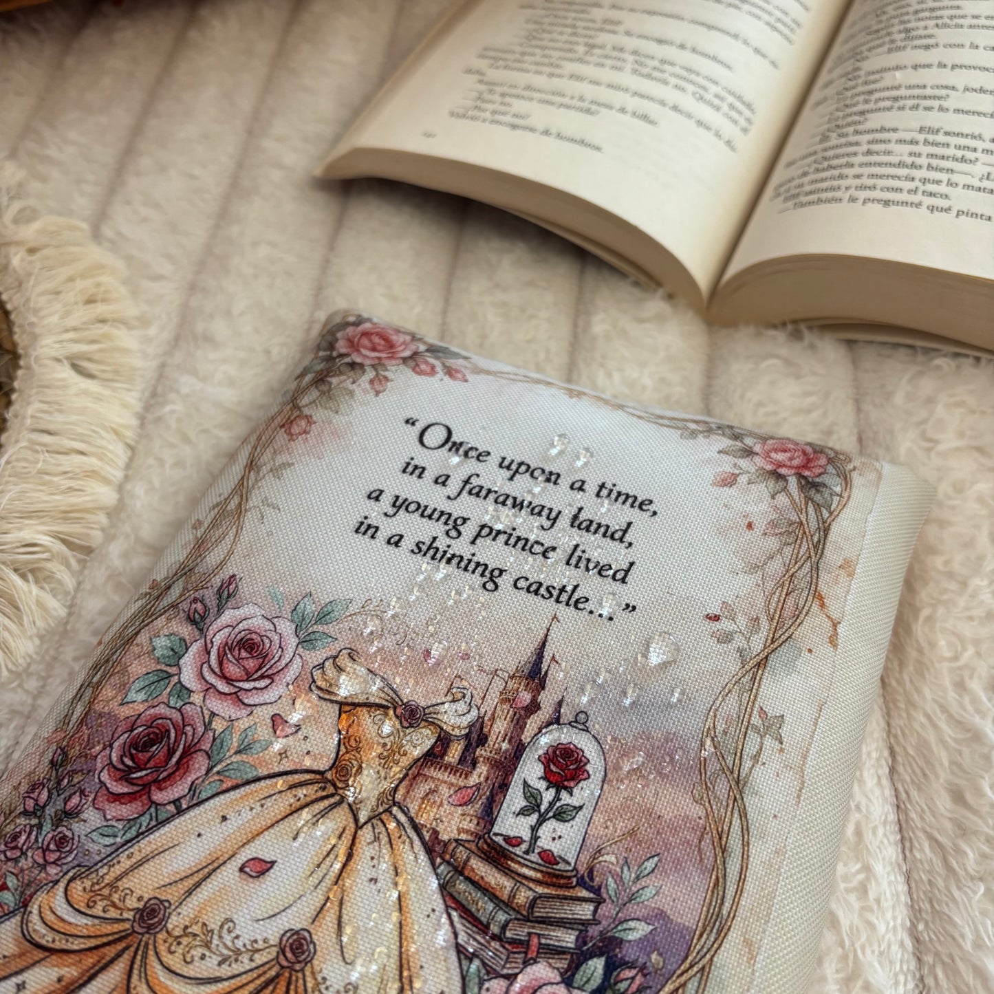 Funda de solapas para ebook érase una vez Bella y Bestia impermeable