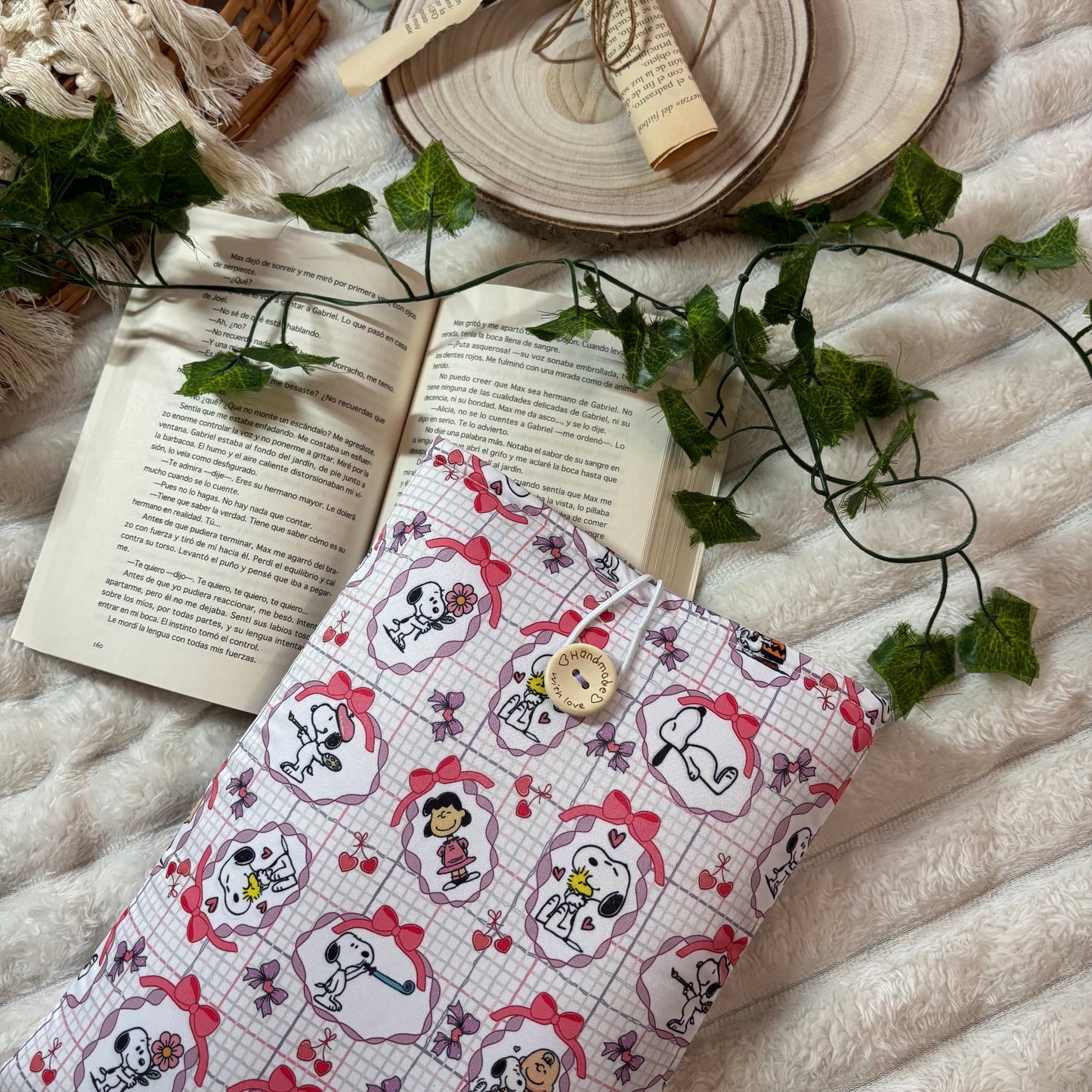 Funda literaria cute Snoopy