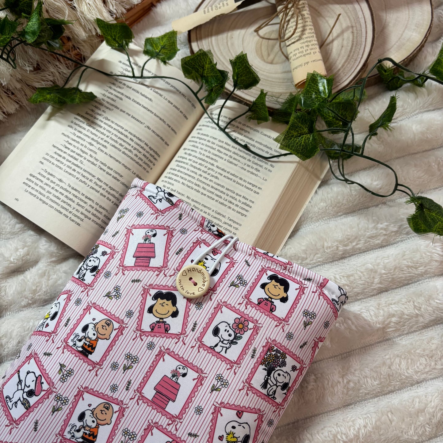 Funda literaria cuadros de Snoopy