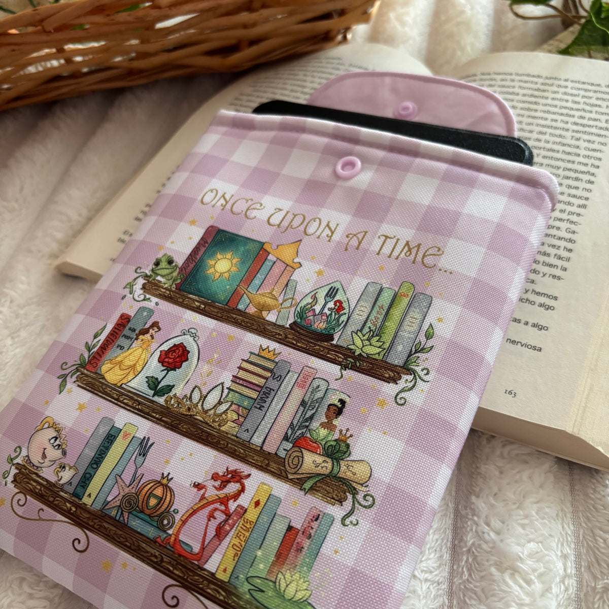 Funda kindle/kobo estantería princesas Disney impermeable