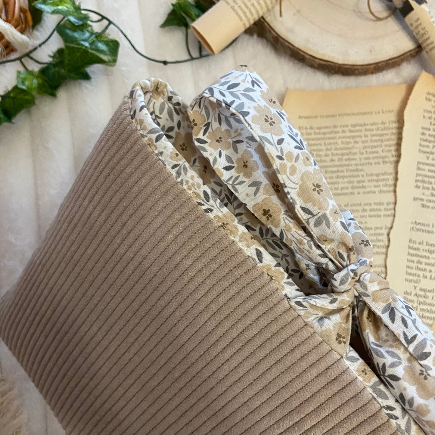 Funda literaria Versalles de pana