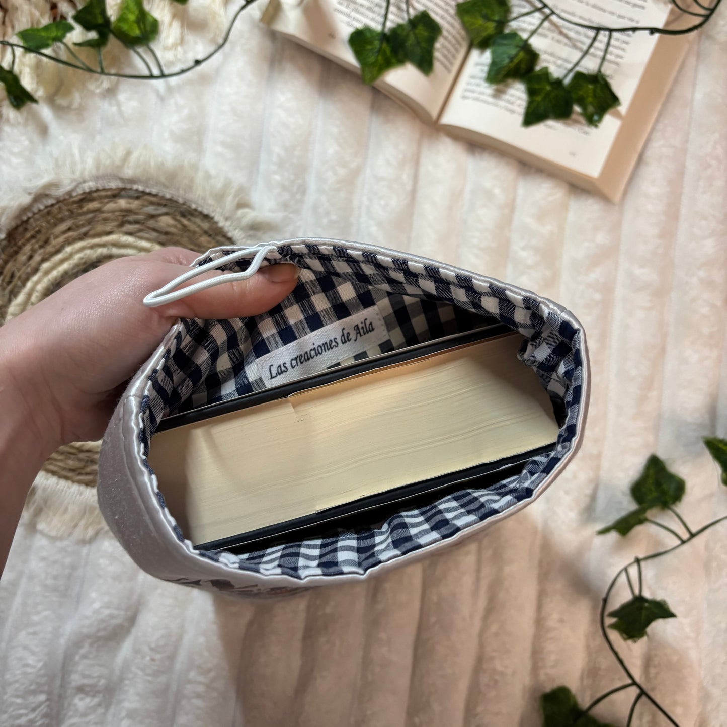 Funda literaria Fly or die