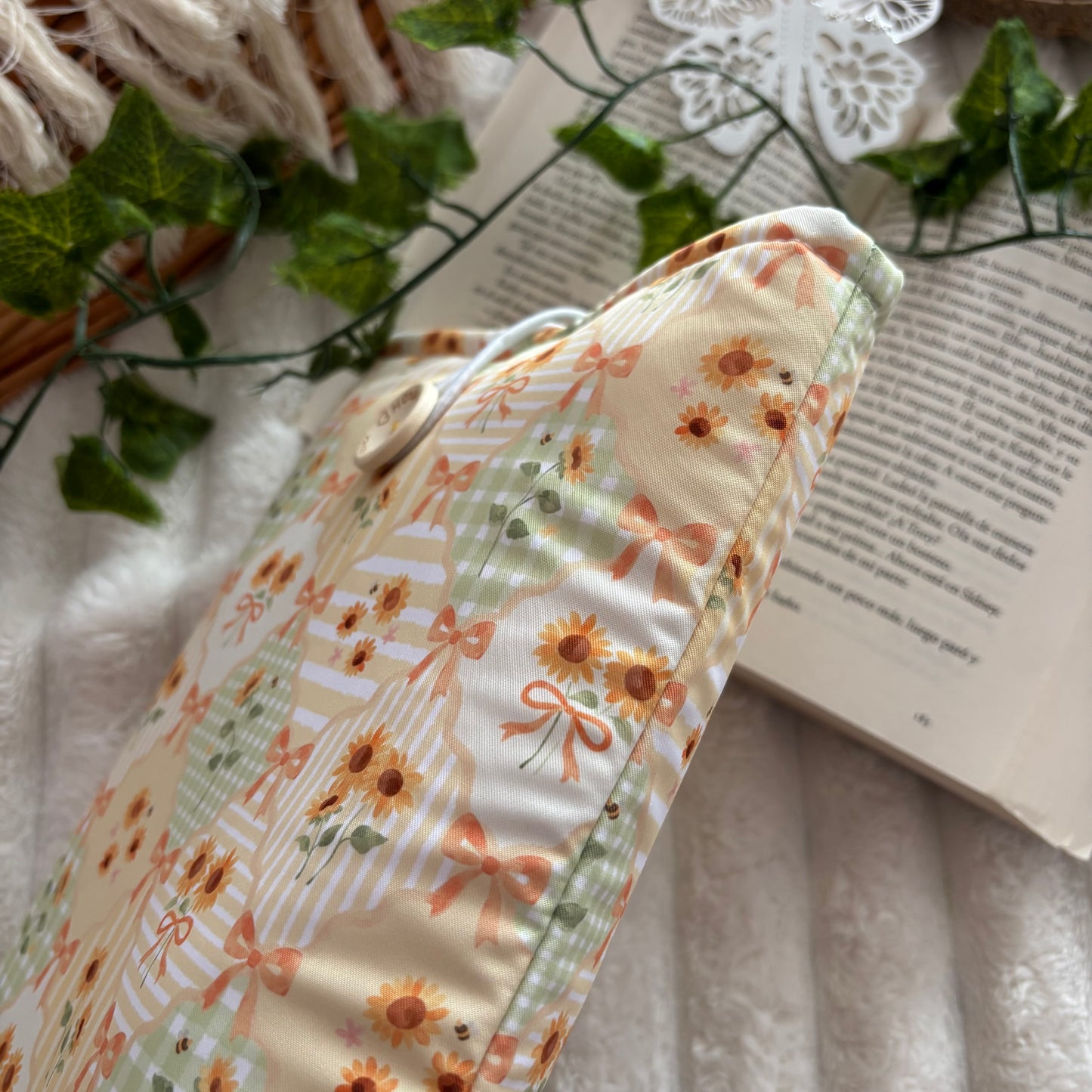 Funda literaria girasoles en primavera