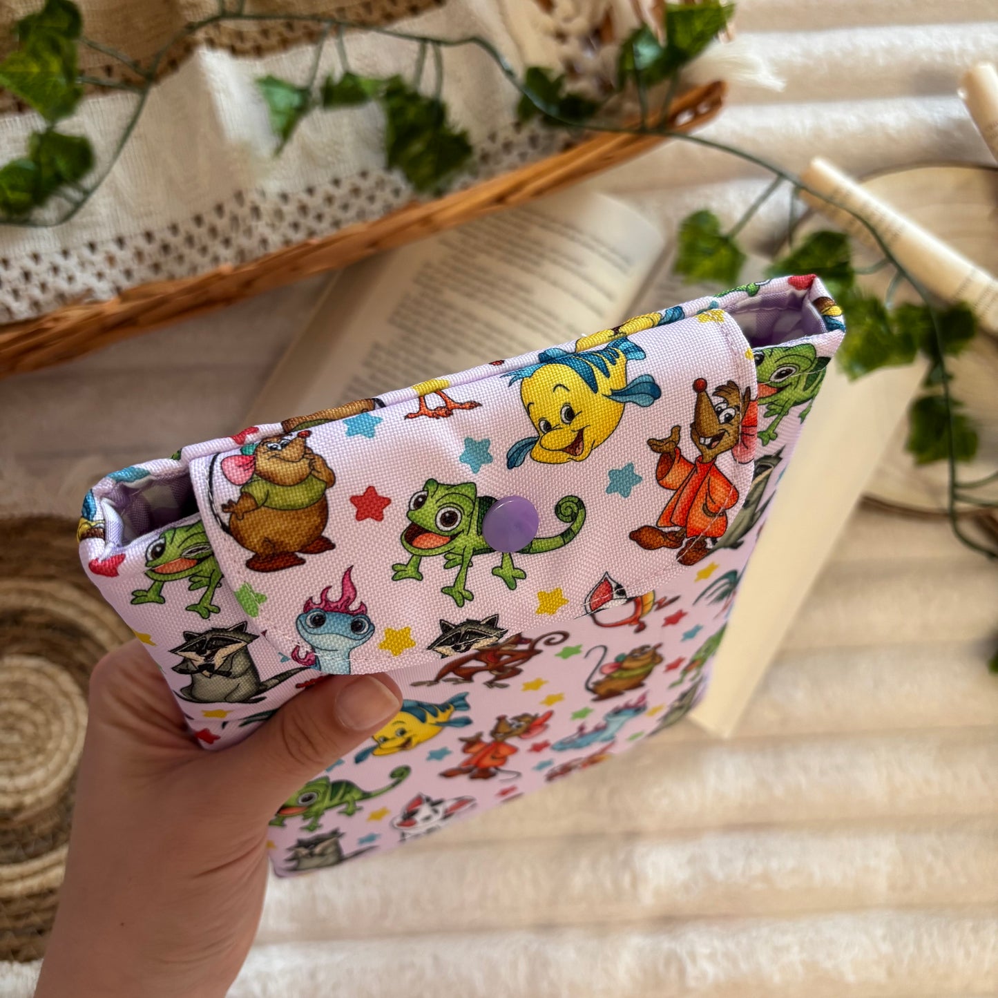Funda kindle/kobo libra colour mascotas Disney impermeable