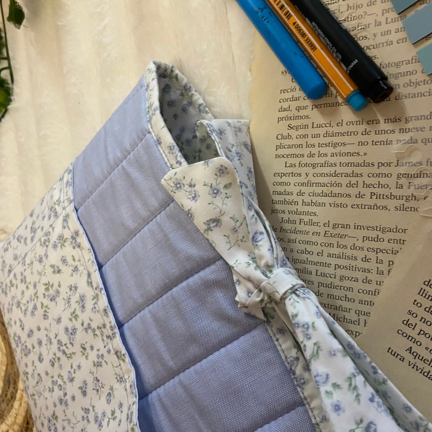 Funda literaria Bloom acolchada con bolsillos