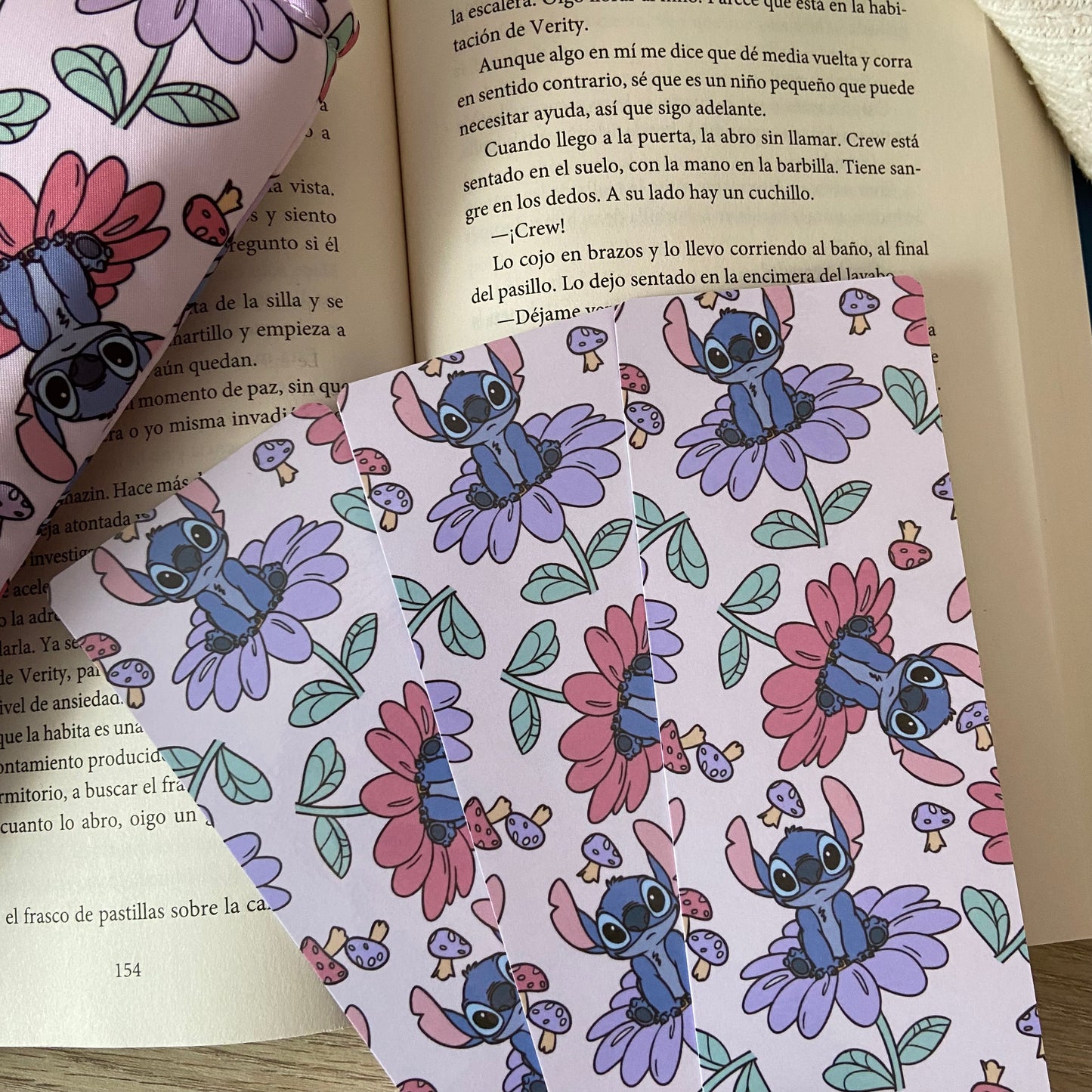 Marcapáginas Stitch primaveral