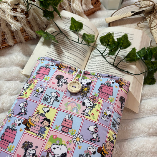 Funda literaria Snoopy en la vida
