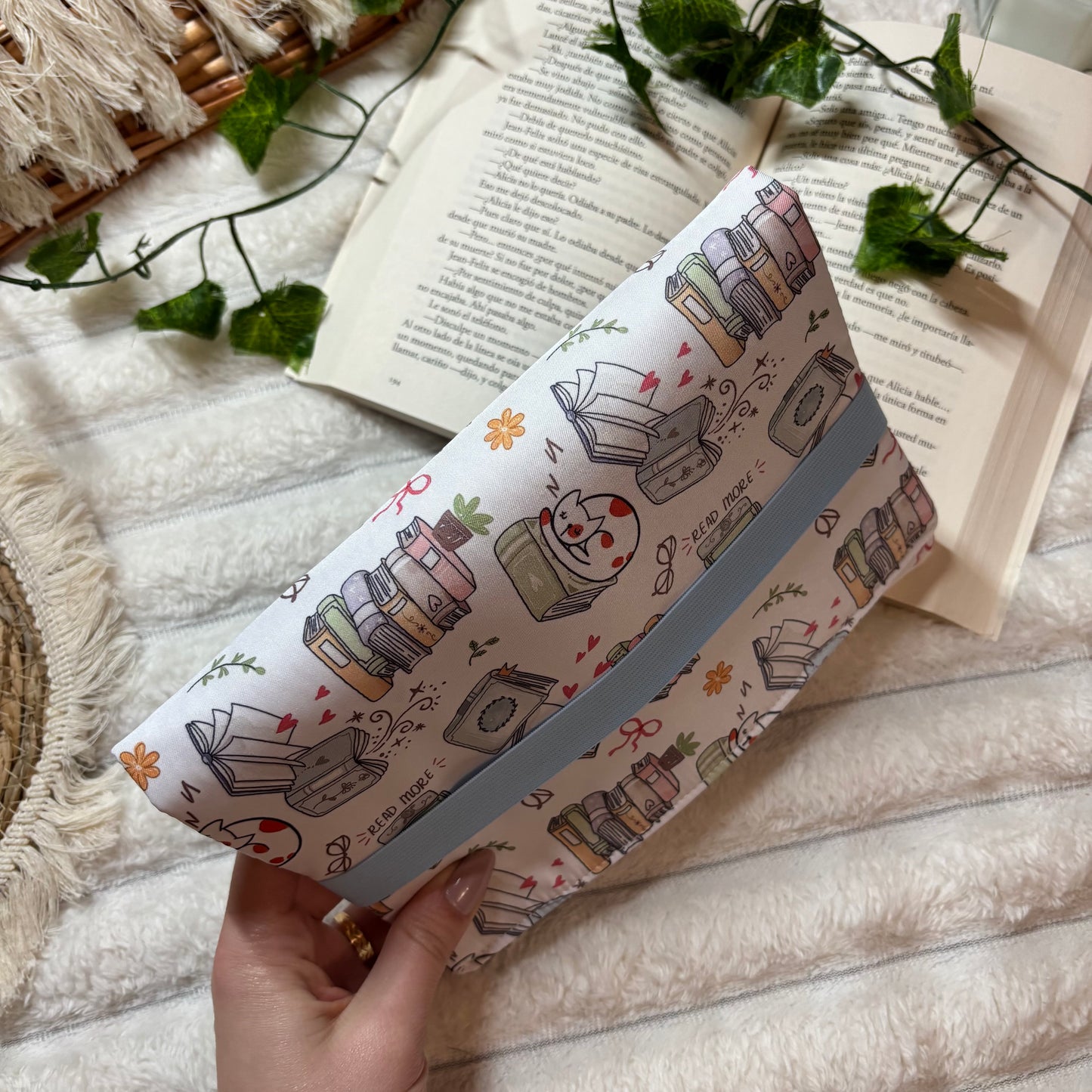 Funda de solapas para ebook gatitos lectores