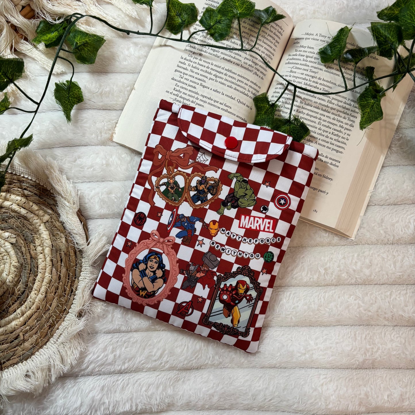 Funda kindle/kobo libra colour Marvel