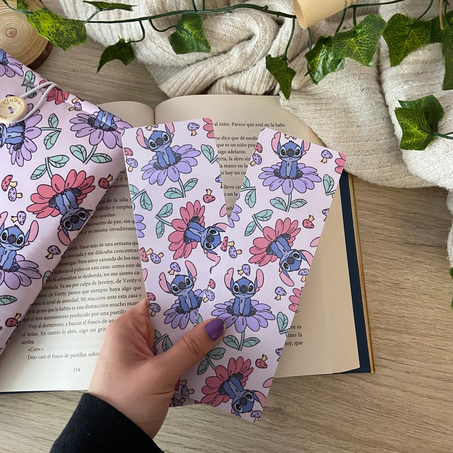 Marcapáginas Stitch primaveral