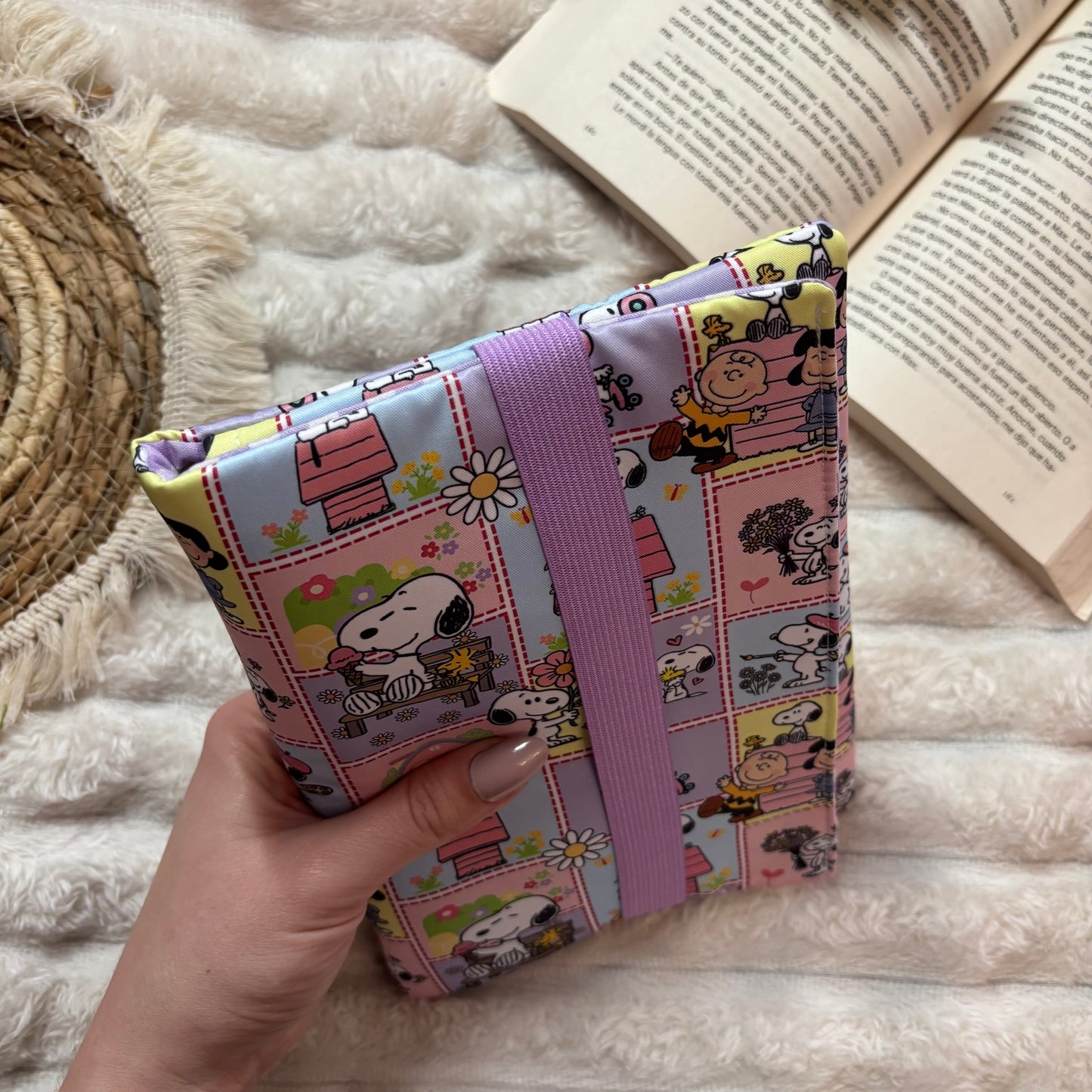 Funda de solapas para ebook Snoopy en la vida