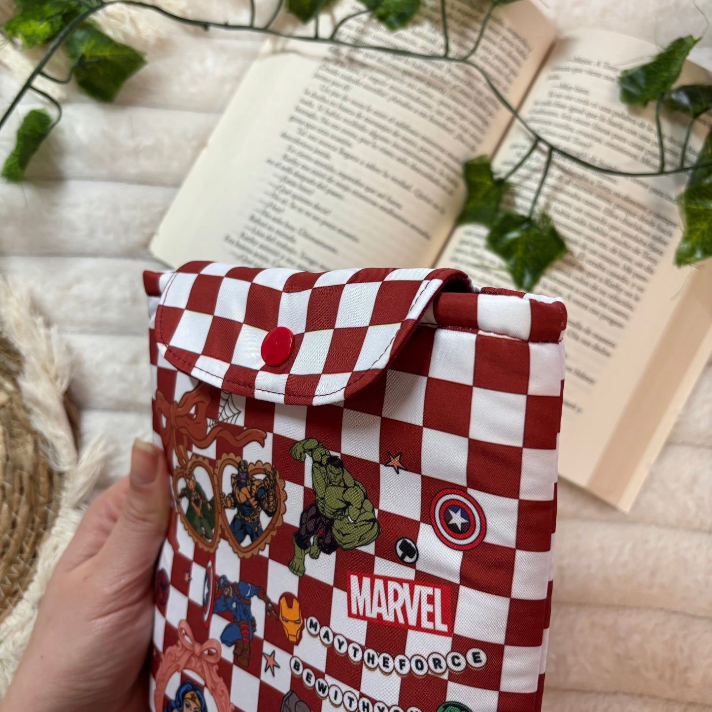 Funda kindle/kobo libra colour Marvel