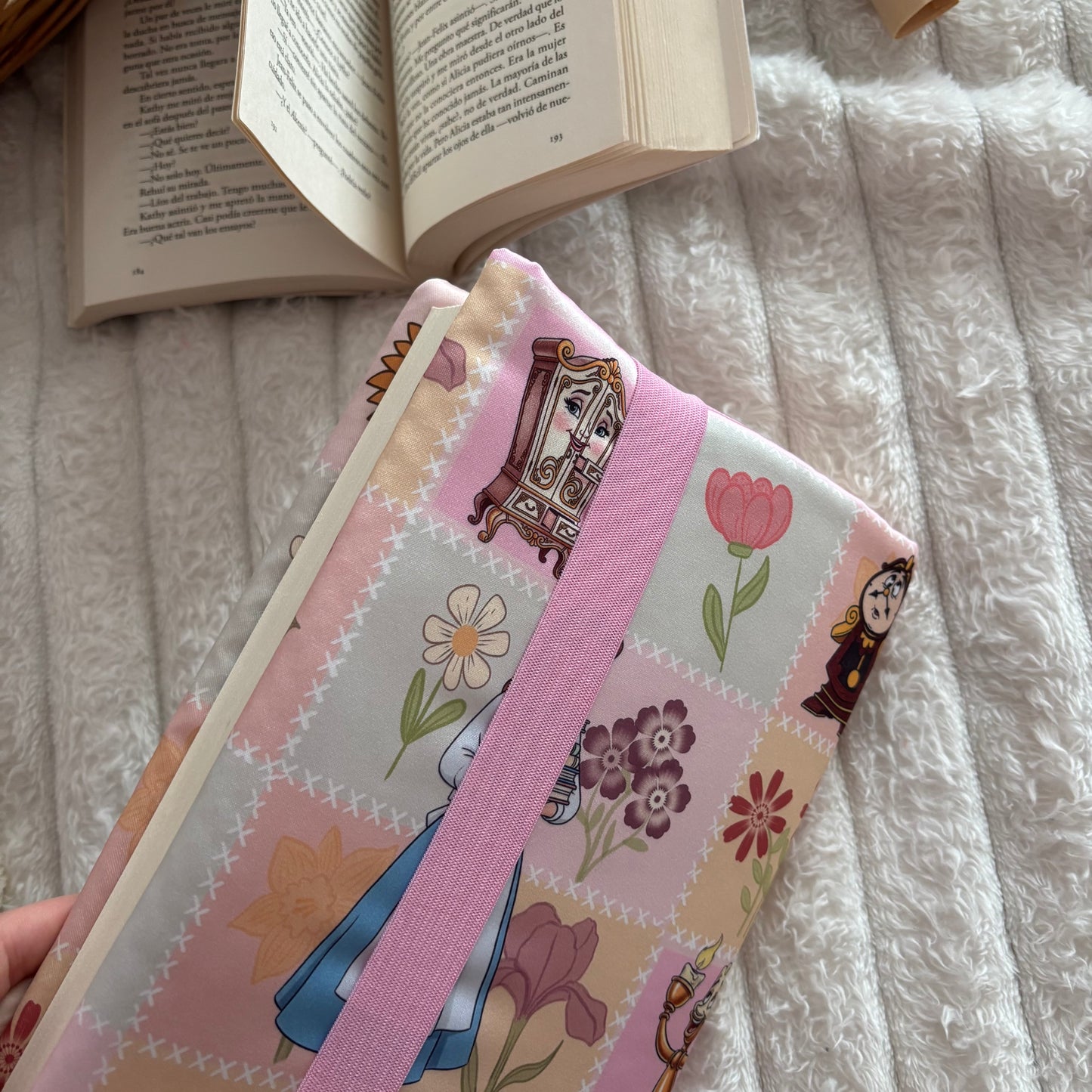 Funda ajustable Bella en primavera