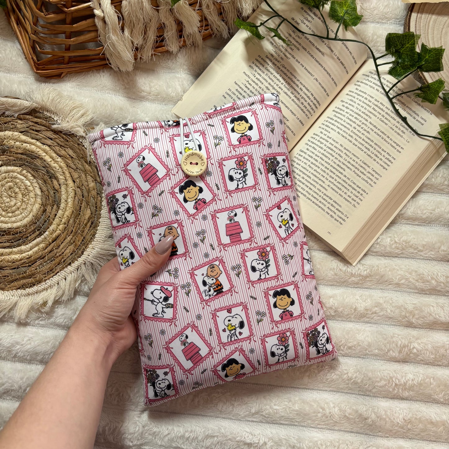 Funda literaria cuadros de Snoopy