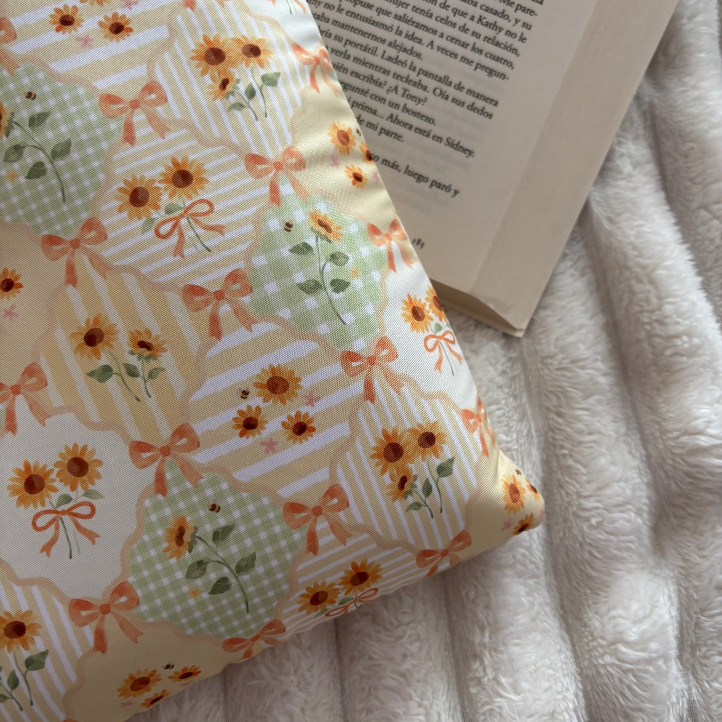 Funda literaria girasoles en primavera