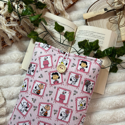 Funda literaria cuadros de Snoopy