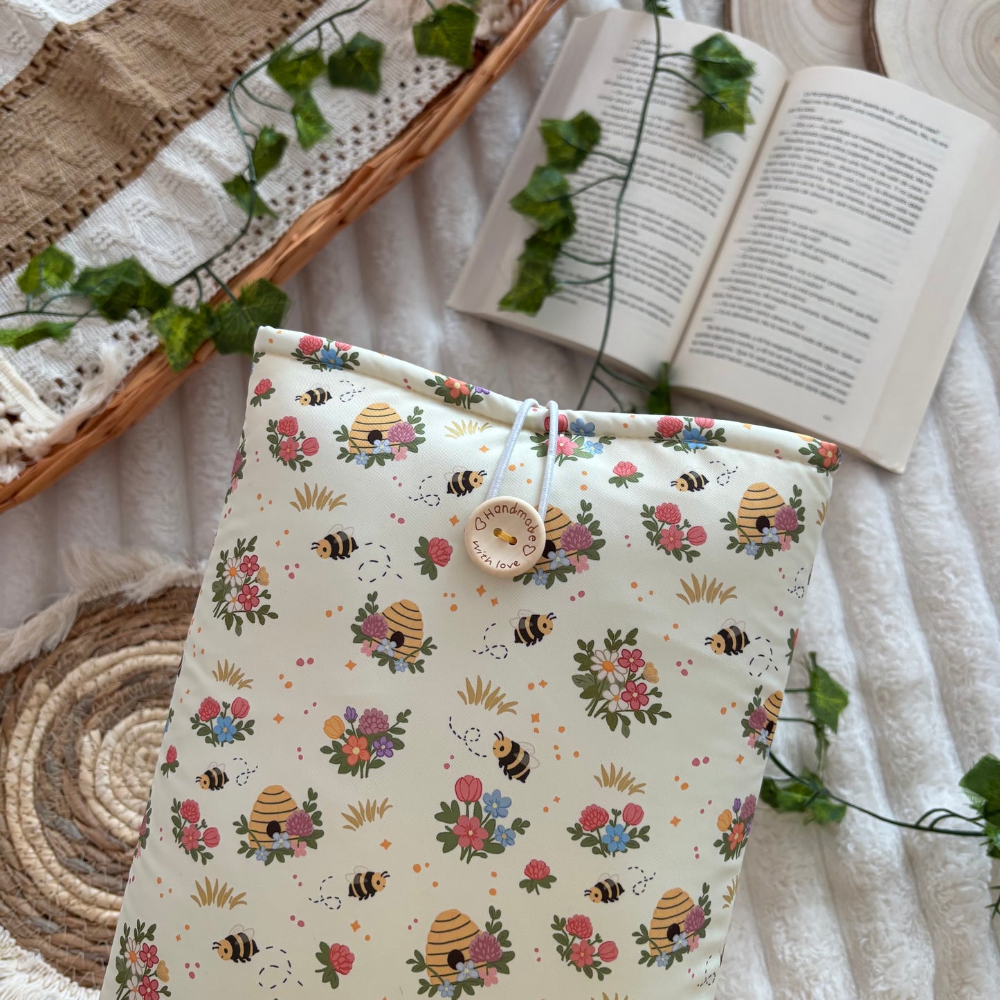 Funda literaria panel de abejas
