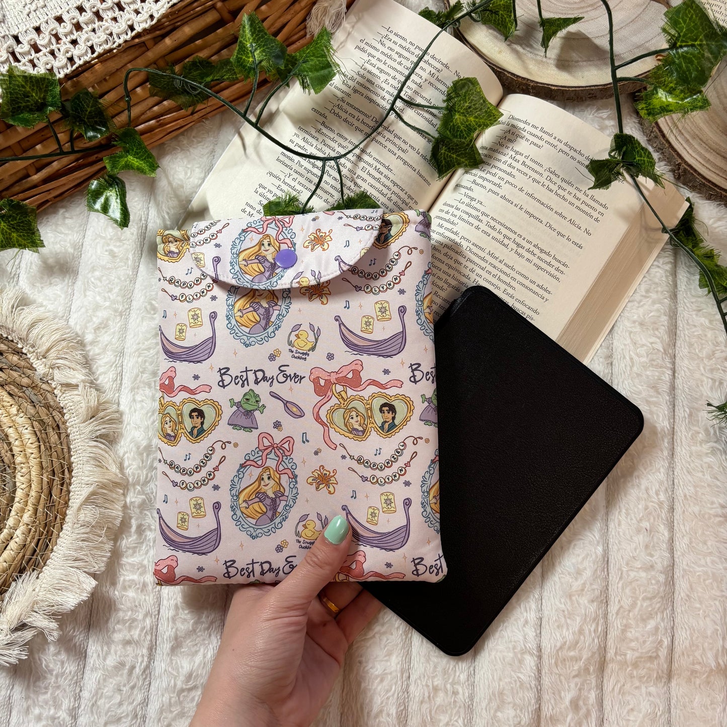 Funda kindle/kobo libra colour Rapunzel y Finn