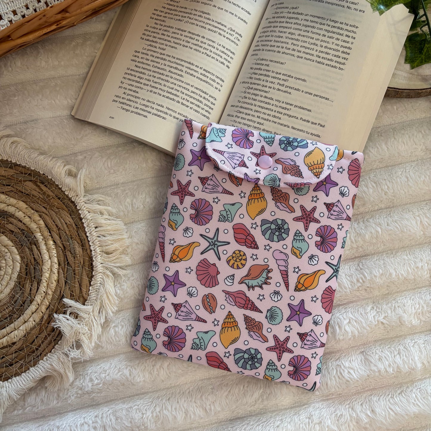 Funda kindle/kobo libra colour conchitas impermeable