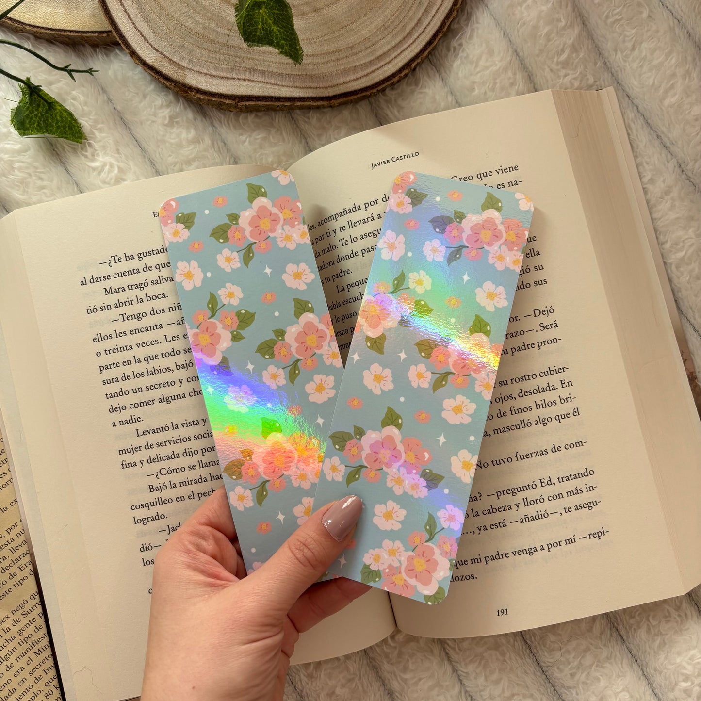 Marcapáginas flores Bridgerton holográfico