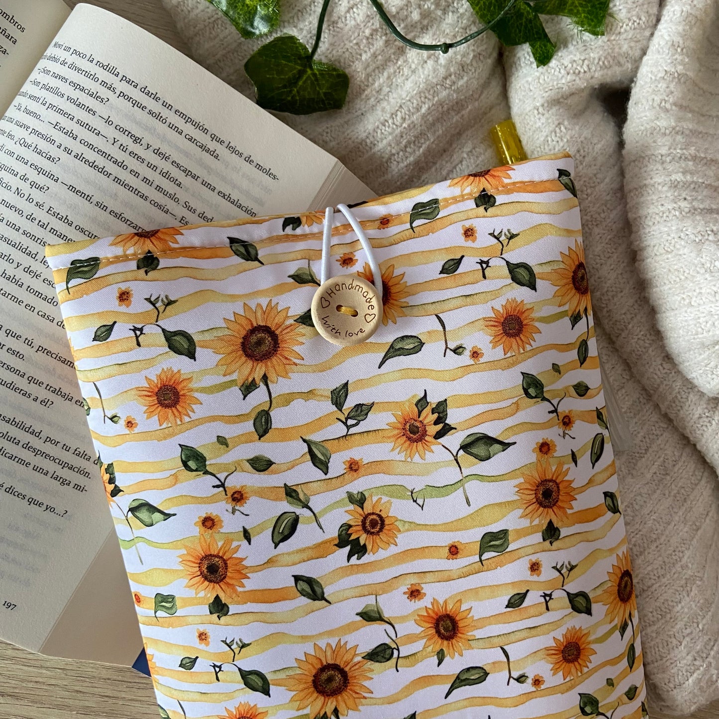 Funda literaria tus girasoles