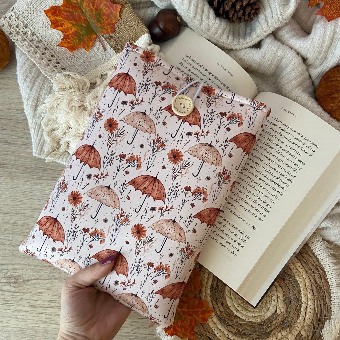 Funda literaria paraguas otoñales