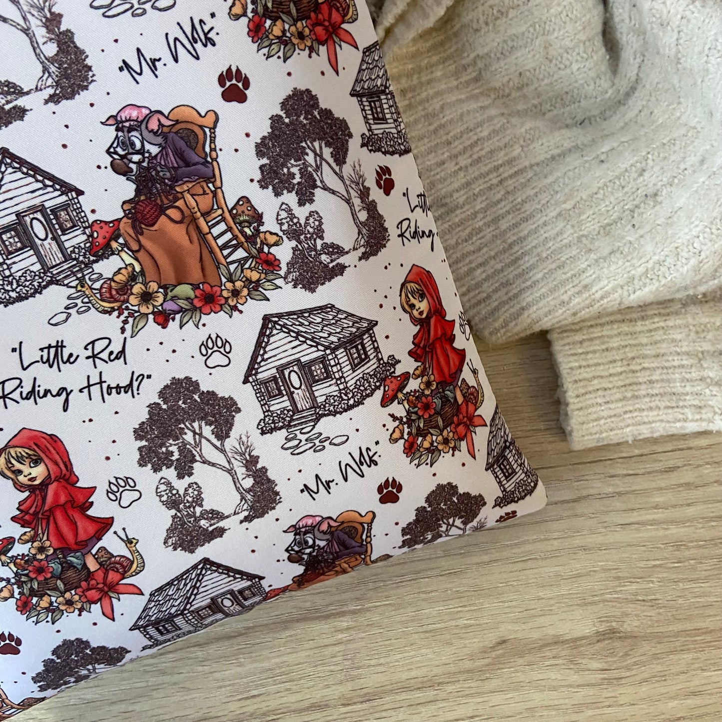 Funda literaria Caperucita roja