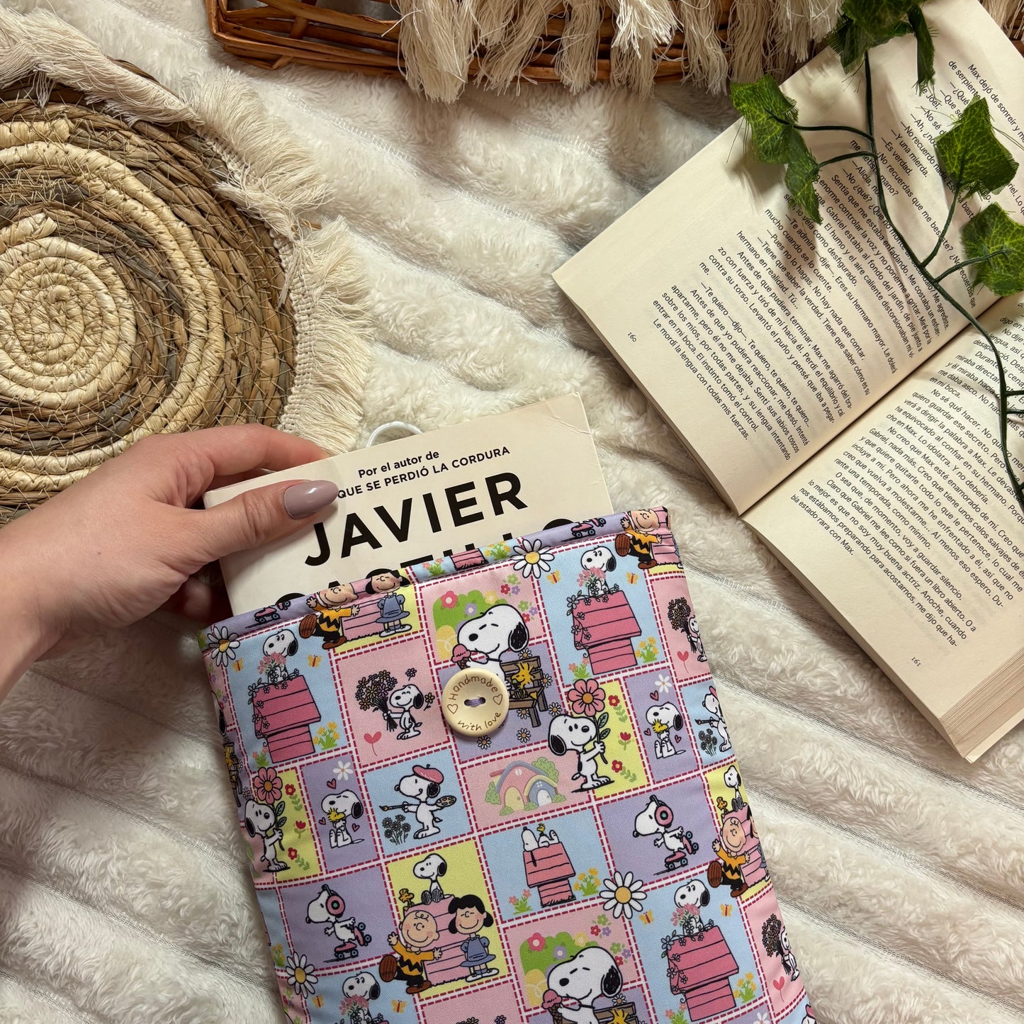 Funda literaria Snoopy en la vida