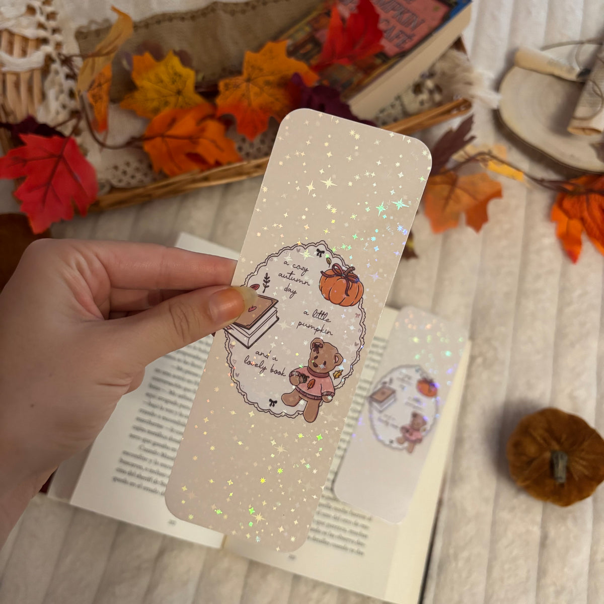 Marcapáginas Cozy autumn day holográfico